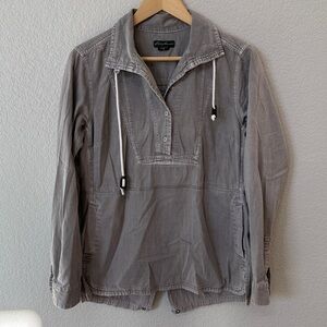 Eddie Bauer Collared Cargo Long Sleeve Top Gray size Medium